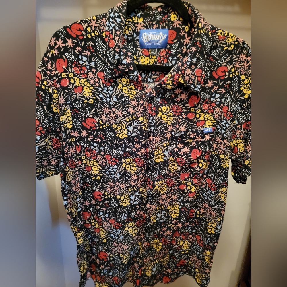 Bethany Beach Shop Floral Buttondown Short-Sleeve Shirt